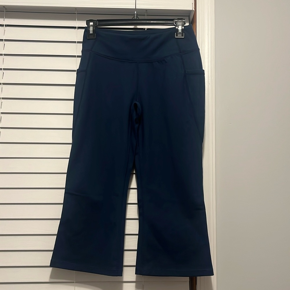 First Way Buttery Soft Women’s Bootcut Yoga Pants Capris with 3 Pockets Size S